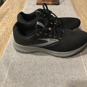 Men’s brooks running shoes